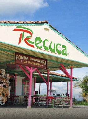 Recuca te invita a vivir la experiencia cafetera más auténtica del Eje Cafetero entre cafetales y tradición campesina.
Parque Recuca