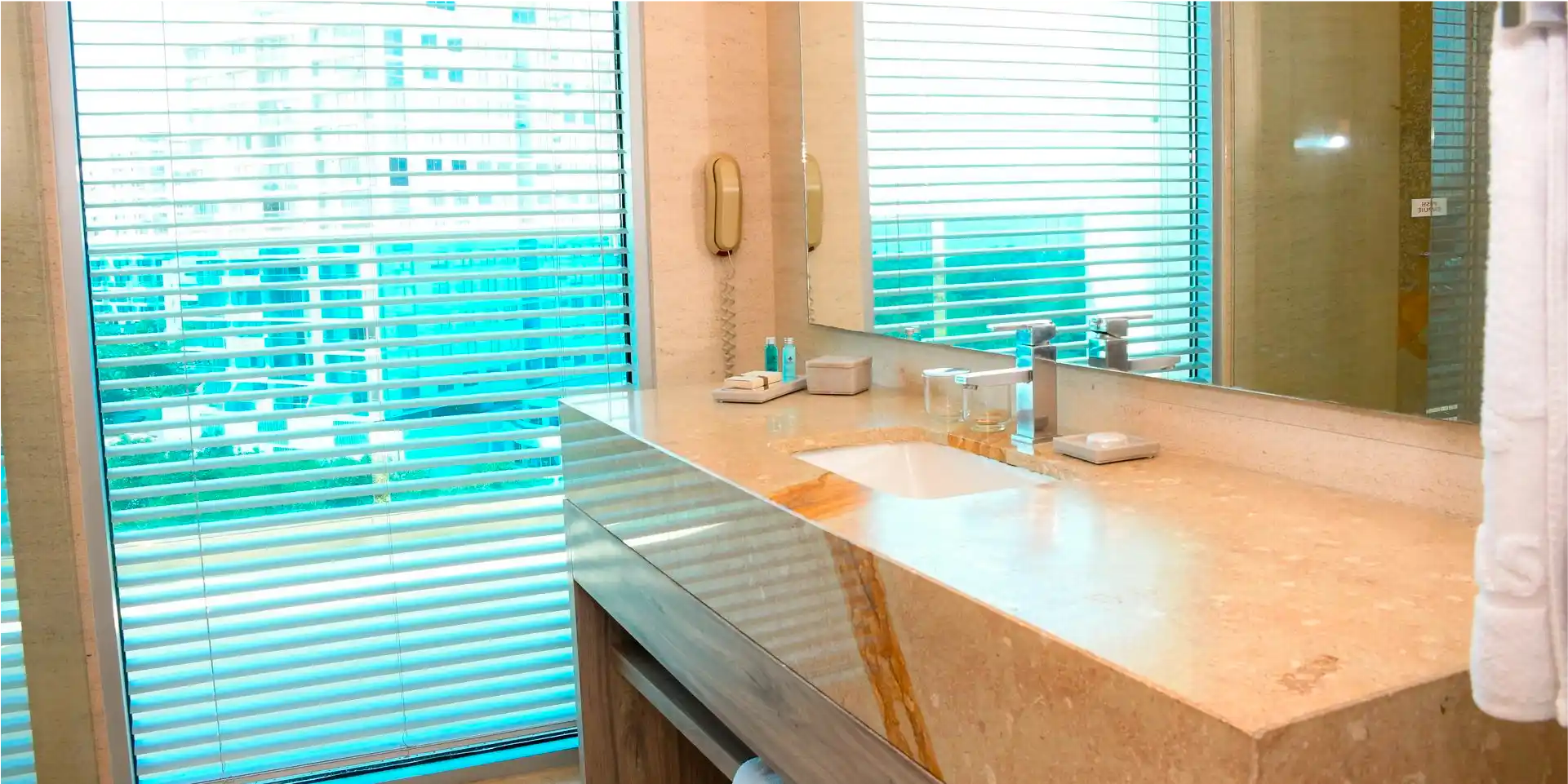 on-vacation-colombia-destino-cartagena-hotel-las-americas-habitacion-ejecutiva 99_11zon