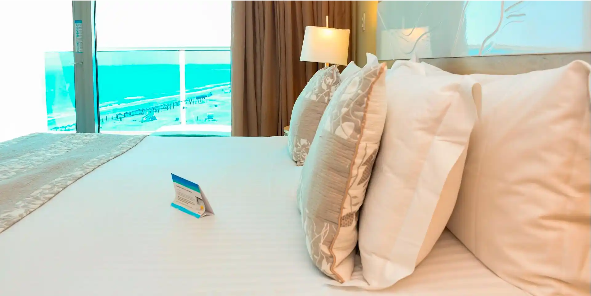 on-vacation-colombia-destino-cartagena-hotel-las-americas-habitacion-junior-suite 101_11zon
