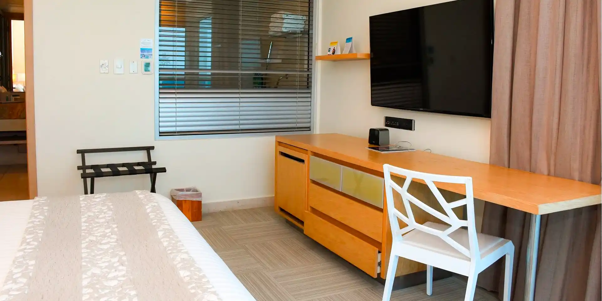 on-vacation-colombia-destino-cartagena-hotel-las-americas-habitacion-suite-presidencial 96_11zon