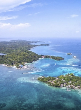 Archipiélago con aguas cristalinas y corales, ideal para buceo y playa.
Islas del Rosario