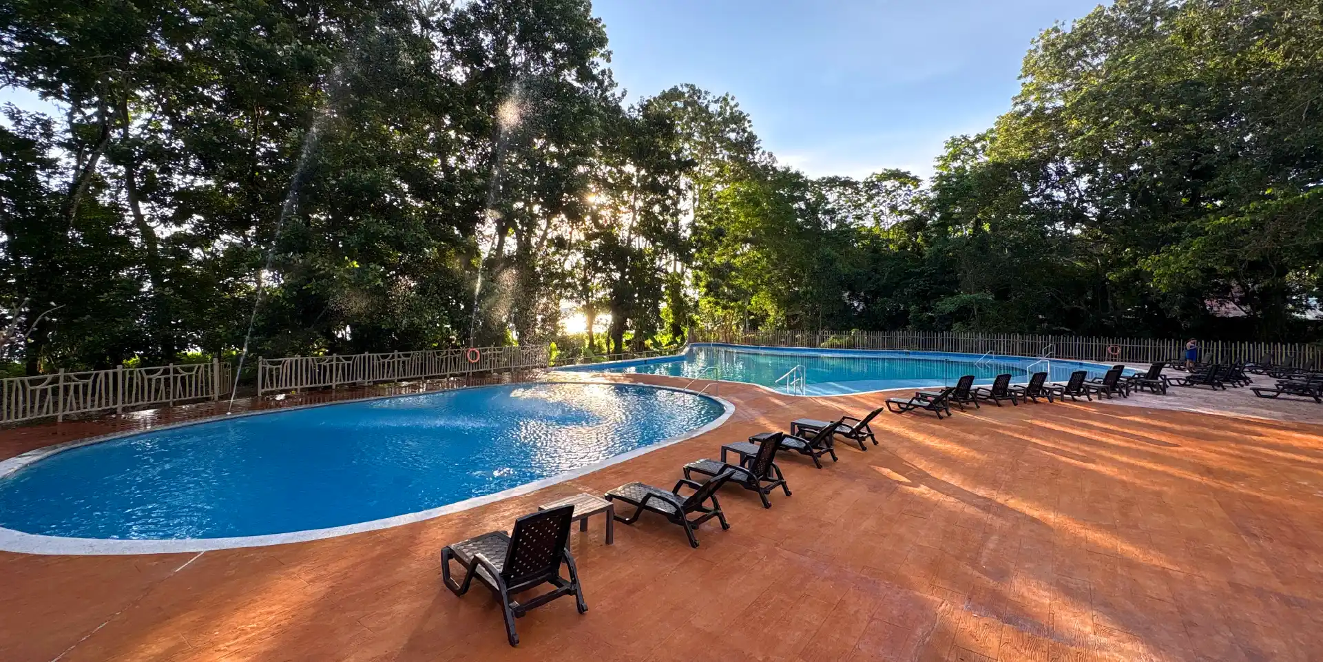 on-vacation-hotel-amazon-amazonas-nueva-piscina-1920x960_11zon