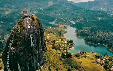 376x234-on-vacation-guatape-piedra-del-peñol@72x