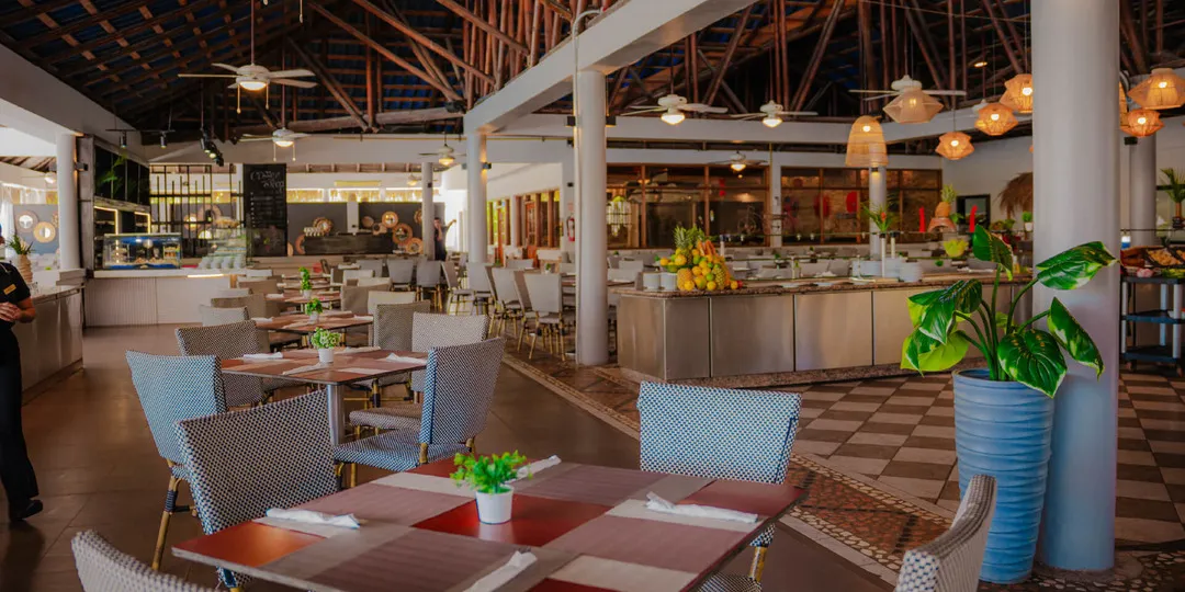on-vacation-colombia-destino-panama-hotel-playa-blanca-restaurante_172x-100-elementor-io-optimized-convertido-de-jpg.webp