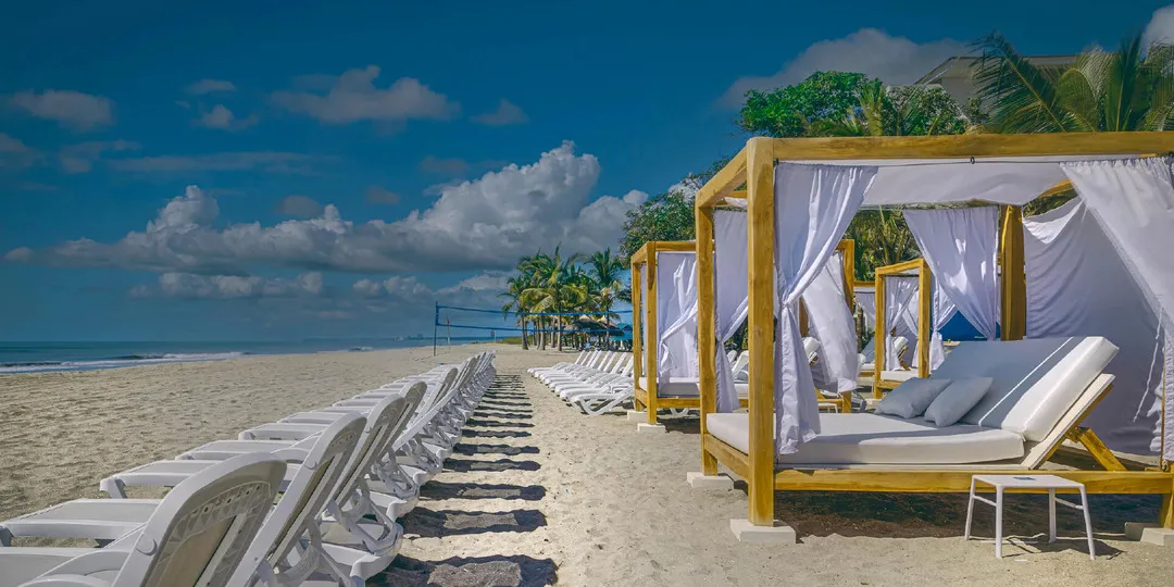 on-vacation-colombia-destino-panama-hotel-playa-caracol-playa-1920x960px-172x-100-convertido-de-jpg.webp