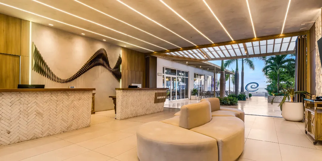 on-vacation-colombia-destino-panama-hotel-playa-caracol-recepcion-1920x960px-172x-100-convertido-de-jpg.webp