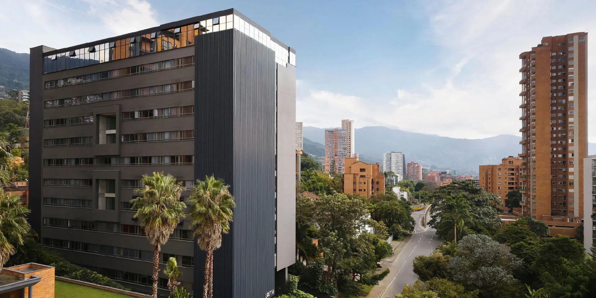 on-vacation-colombia-destino-medellin-hotel-loma-fachada-5_72x-100