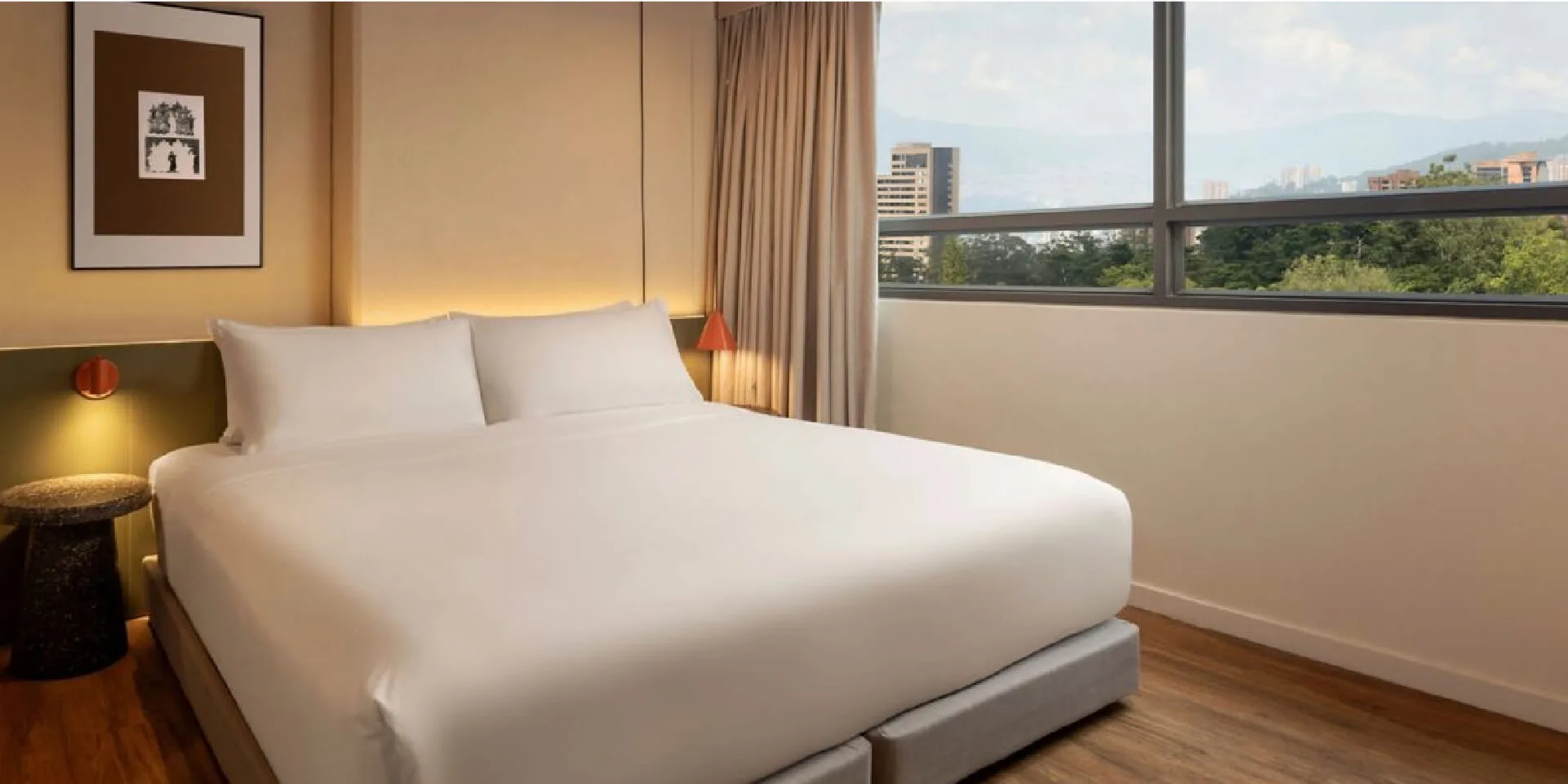 on-vacation-colombia-destino-medellin-hotel-loma-habitacion-junior-suite_72x-100