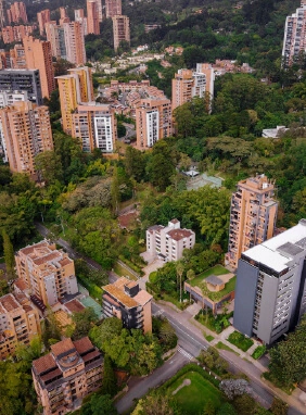 on-vacation-colombia-destino-medellin-servicios-lugares-turisticos-poblado_72x-100