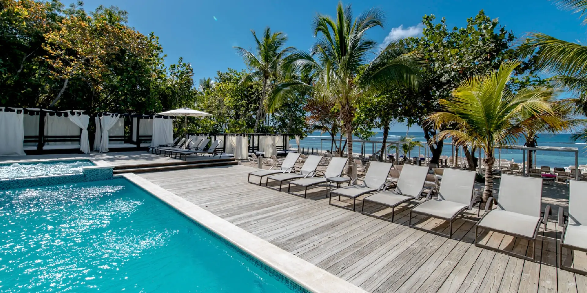 on-vacation-colombia-destino-republica-dominicana-hotel-emotions-piscina_2@72x-100