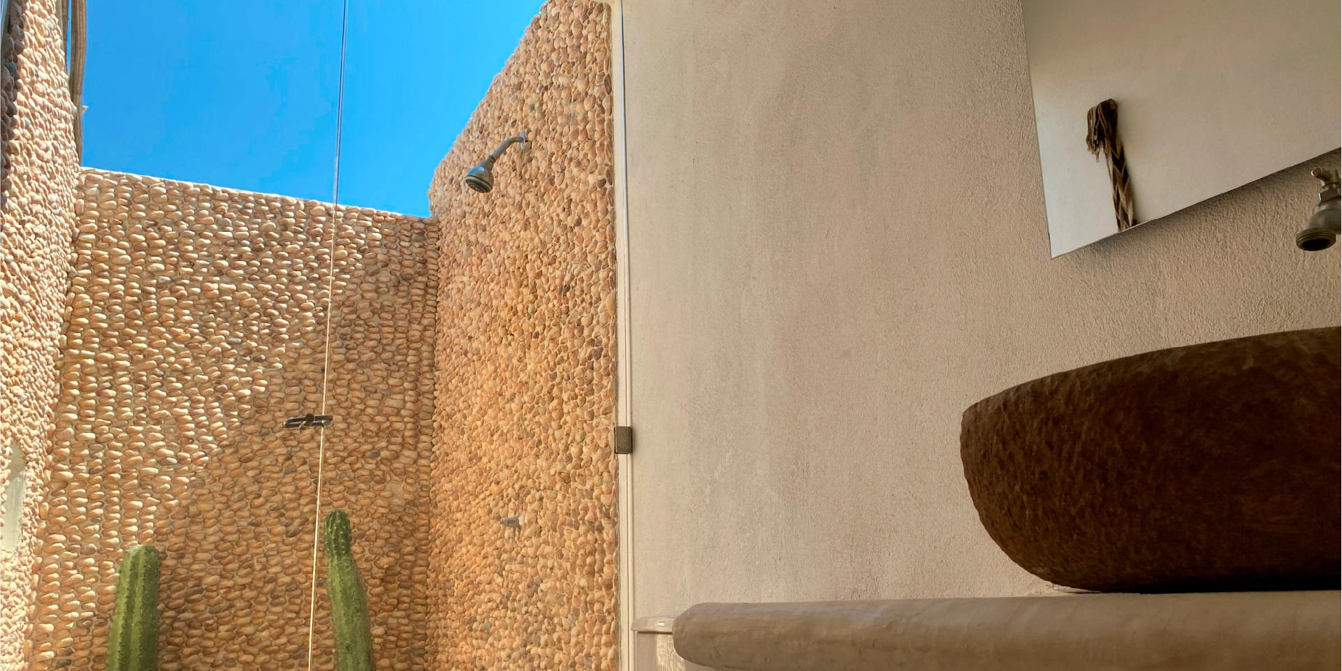 on-vacation-colombia-destino-guajira-hotel-wayira-beach-bungalow-habitacion-1920x960px -12