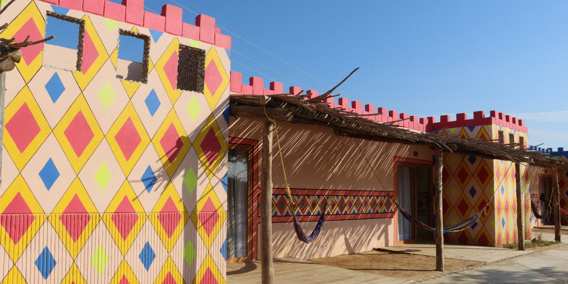 on-vacation-colombia-destino-guajira-hotel-wayira-beach-bungalow-kids-habitacion-1920x960px-13