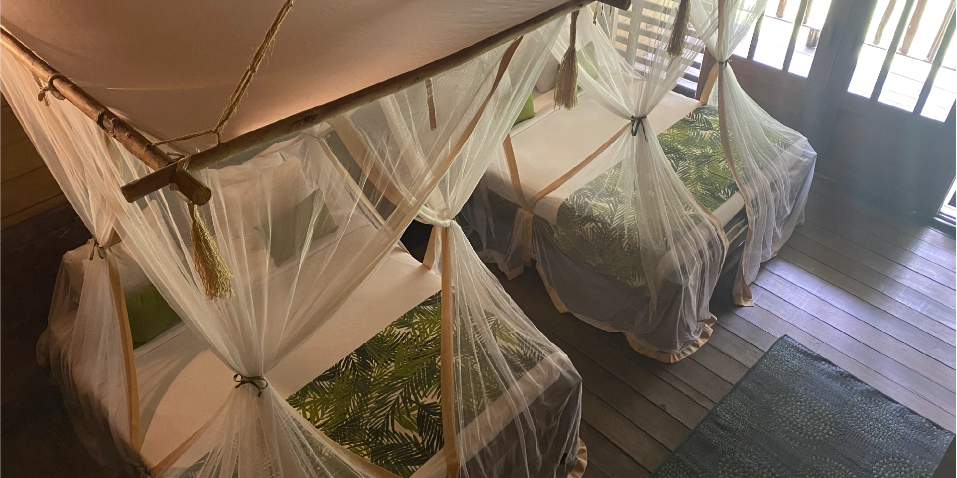 on-vacation-colombia-destino-amazonas-hotel-amazon-habitacion-triple-1920x960px 1 10